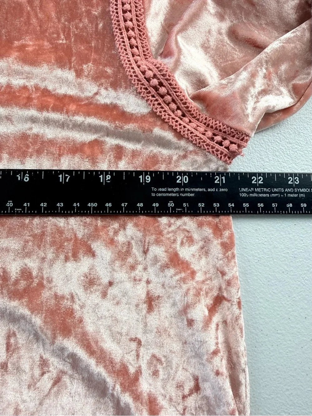Westport 1962 Crushed Velvet Lace Trim Bell Sleeve Top Dusty Rose Pink L